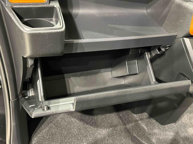 タントファンクロスターボ　　運転席・助手席シートヒーター純正ナビ装着用アップグレードパック　電動パーキングブレーキ　オートブレーキホールド機能　本革巻ステアリングホイール　１５インチアルミホイール　格納式リヤドアサンシェード　キーフリーシステム（広島県）の中古車