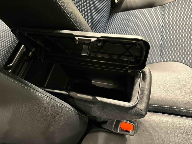 タントカスタムＲＳ　ウエルカムオープン機能付きパワースライドドアキーフリーシステム　ＬＥＤオートライト　ＬＥＤフォグランプ　オート電動格納式ドアミラー　助手席ロングスライド　助手席イージークローザー　運転席助手席シートヒーター　アルミホイール　バックカメラ（広島県）の中古車