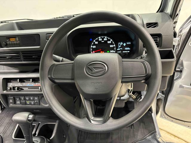 ハイゼットトラックスタンダード　農用スペシャル　４ＷＤ　大型荷台作業灯付リヤ４枚リーフスプリング　スーパーデフロック　アイドリングストップ車　スマートアシスト　ＡＭ／ＦＭラジオ　オートライト　バッテリーカバー　平床三方開　助手席側サイドアンダーミラー　運転席カップホルダー（広島県）の中古車