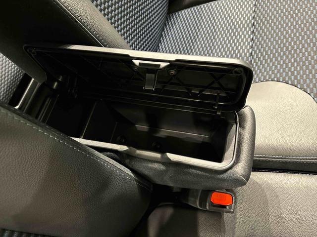 タントカスタムＲＳＬＥＤオートライト　パワースライドドアウェルカムオープン機能　電動パーキングブレーキ　運転席助手席シートヒーター　アルミホイール　キーフリーシステム　　オート電動格納式ドアミラー（広島県）の中古車