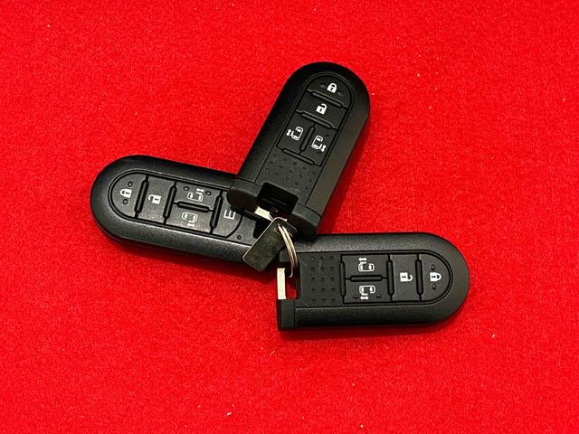 ムーヴキャンバスＸメイクアップリミテッド　ＳＡIII　ナビ　パノラマモニタードラレコ　ハロゲンライト　ＬＥＤフォグランプ　置き楽ボックス　オートライト　プッシュボタンスタート　セキュリティアラーム　パノラマモニター対応カメラ　両側パワースライドドア（広島県）の中古車