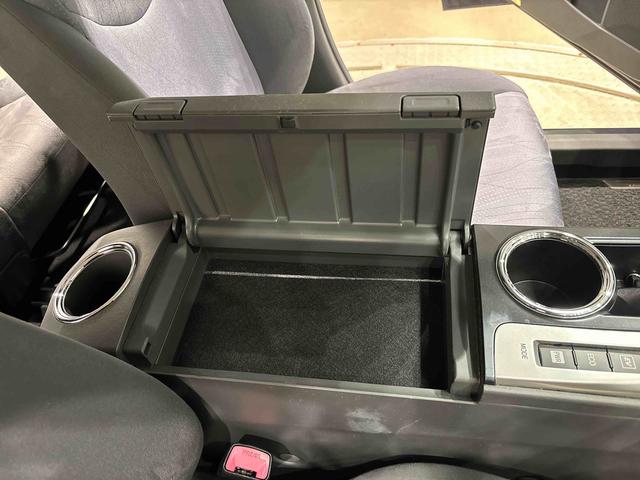 プリウスアルファＧツーリングセレクションナビゲーション　バックモニター　ＥＴＣ　オートエアコン　電動格納式ドアミラー　プッシュスタート　オートライト　フォグランプアルミホイール（広島県）の中古車