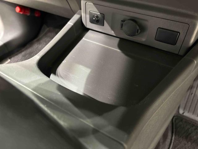 プリウスアルファＧツーリングセレクションナビゲーション　バックモニター　ＥＴＣ　オートエアコン　電動格納式ドアミラー　プッシュスタート　オートライト　フォグランプアルミホイール（広島県）の中古車