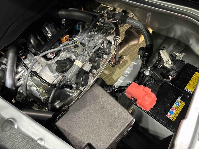 ハイゼットカーゴＤＸ　　納車前点検整備あり／メーカー保証あり（保障継承）ＬＥＤヘッドランプ　トップシェイドガラス　コーナーセンサー　オーバーヘッドシェルフ　フロントドアパワーウインドウ　キーレスエントリー　ＡＭ／ＦＭラジオ　テンパータイヤ　スチールホイール（広島県）の中古車