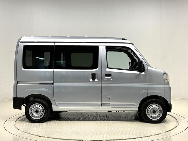 ハイゼットカーゴＤＸキーレスエントリー　マニュアルエアコン　運転席・助手席パワーウインドウ　オートライト　ハンド式サイドブレーキ　ハロゲンヘッドライト　アイドリングストップ機能　　　テンパータイヤ（広島県）の中古車