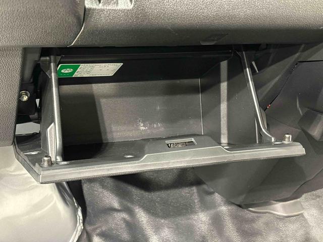 ハイゼットカーゴＤＸキーレスエントリー　マニュアルエアコン　運転席・助手席パワーウインドウ　オートライト　ハンド式サイドブレーキ　ハロゲンヘッドライト　アイドリングストップ機能　　　テンパータイヤ（広島県）の中古車