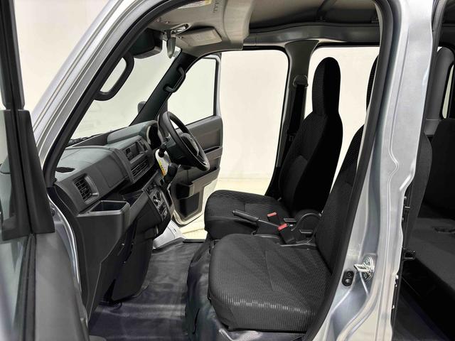 ハイゼットカーゴＤＸキーレスエントリー　マニュアルエアコン　運転席・助手席パワーウインドウ　オートライト　ハンド式サイドブレーキ　ハロゲンヘッドライト　アイドリングストップ機能　　　テンパータイヤ（広島県）の中古車