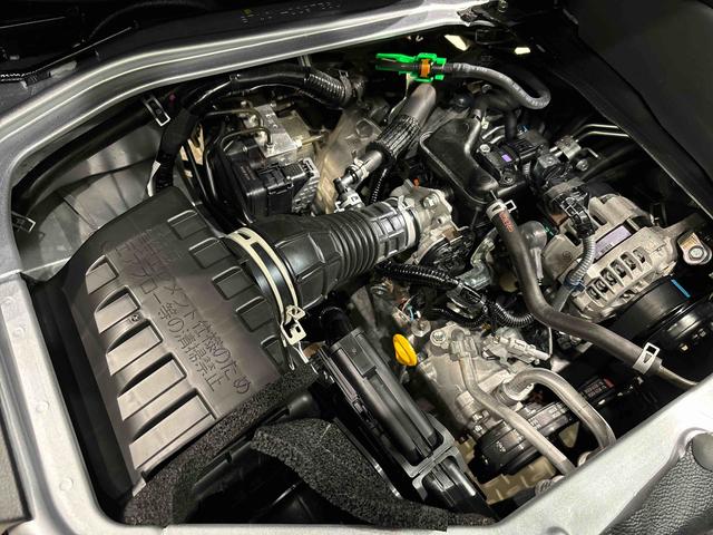 ハイゼットカーゴＤＸキーレスエントリー　マニュアルエアコン　運転席・助手席パワーウインドウ　オートライト　ハンド式サイドブレーキ　ハロゲンヘッドライト　アイドリングストップ機能　　　テンパータイヤ（広島県）の中古車