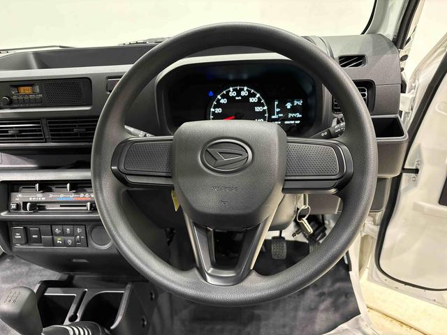 ハイゼットトラックスタンダード　マニュアルレベリング機能付ハロゲンヘッドランプ運転席ＳＲＳエアバック　バックソナー　電動式パワーステアリング　ＡＭ／ＦＭラジオ　あゆみ板掛けテールゲート　ＶＳＣ＆ＴＲＣ　衝突警報機能　衝突回避支援ブレーキ　車線逸脱警報機能　オートハイビーム（広島県）の中古車