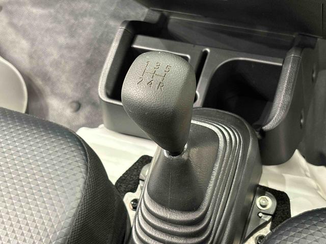 ハイゼットトラックスタンダード　マニュアルレベリング機能付ハロゲンヘッドランプ運転席ＳＲＳエアバック　バックソナー　電動式パワーステアリング　ＡＭ／ＦＭラジオ　あゆみ板掛けテールゲート　ＶＳＣ＆ＴＲＣ　衝突警報機能　衝突回避支援ブレーキ　車線逸脱警報機能　オートハイビーム（広島県）の中古車