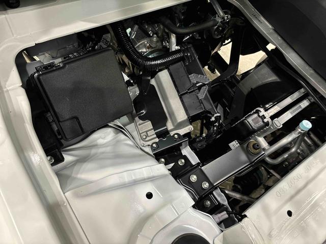 ハイゼットトラックスタンダード　マニュアルレベリング機能付ハロゲンヘッドランプ運転席ＳＲＳエアバック　バックソナー　電動式パワーステアリング　ＡＭ／ＦＭラジオ　あゆみ板掛けテールゲート　ＶＳＣ＆ＴＲＣ　衝突警報機能　衝突回避支援ブレーキ　車線逸脱警報機能　オートハイビーム（広島県）の中古車