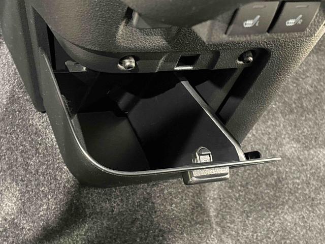 ムーヴキャンバスストライプスＧ　保温機能付きドリンクホルダー　キーフリーＬＥＤオートライト・フォグランプ　電動パーキングブレーキ　プッシュボタンスタート　セキュリティアラーム　バックカメラ　両側パワースライドドアウエルカムオープン機能　オート電動格納式ドアミラー（広島県）の中古車