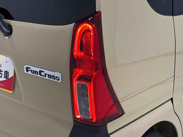 タントファンクロスターボＬＥＤオートライト　パワースライドドアウェルカムオープン機能　電動パーキングブレーキ　運転席助手席シートヒーター　アルミホイール　キーフリーシステム　　オート電動格納式ドアミラー（広島県）の中古車