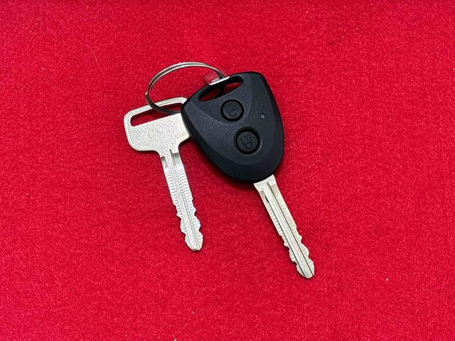 ハイゼットカーゴＤＸハロゲンヘッドランプ　トップシェイドガラス　荷室ランプ　コーナーセンサー　ＡＭ・ＦＭラジオ　テンパータイヤ（広島県）の中古車