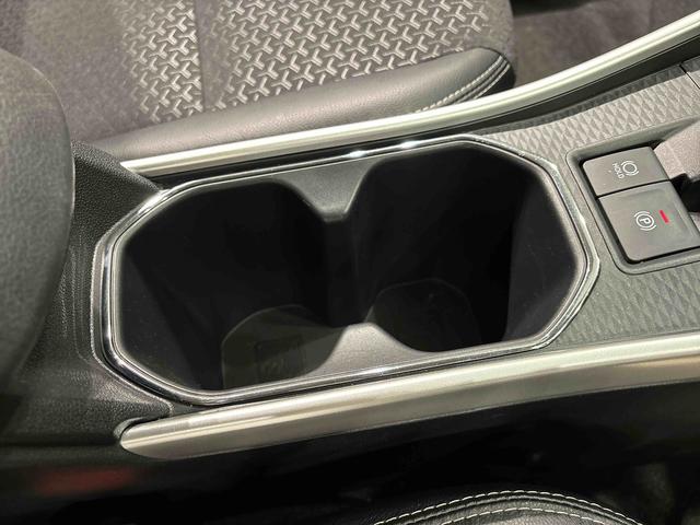 ロッキープレミアムＧ　電動パーキングブレーキ　ブレーキホールドＬＥＤヘッドランプ・フォグランプ　全車速追従機能付アダプティブクルーズコントロール　レーンキープコントロール　ブラインドスポットモニター　１７インチアルミホイール　シートヒーター　シートリフター（広島県）の中古車