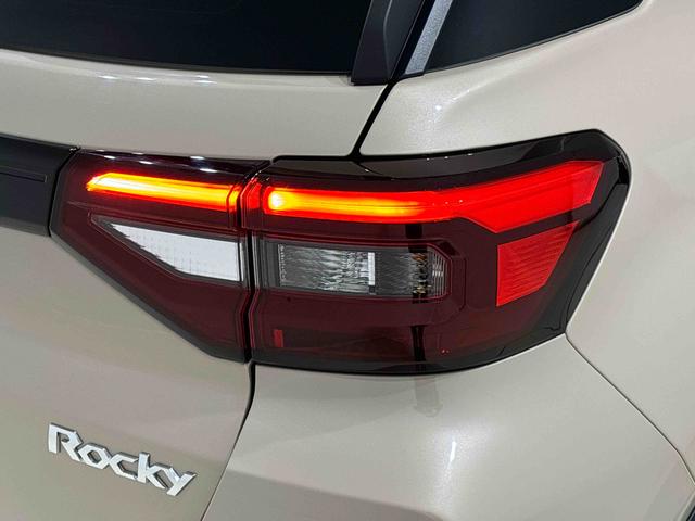 ロッキープレミアムＧ　電動パーキングブレーキ　ブレーキホールドＬＥＤヘッドランプ・フォグランプ　全車速追従機能付アダプティブクルーズコントロール　レーンキープコントロール　ブラインドスポットモニター　１７インチアルミホイール　シートヒーター　シートリフター（広島県）の中古車