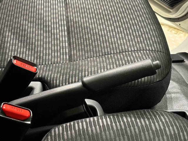 ハイゼットカーゴDX AM/FMラジオ マニュアルエアコン コーナーセンサートップシェイドガラス コーナーセンサー オーバーヘッドシェルフ フロントドアパワーウインドウ キーレスエントリー AM/FMラジオ テンパータイヤ スチールホイール(広島県)の中古車