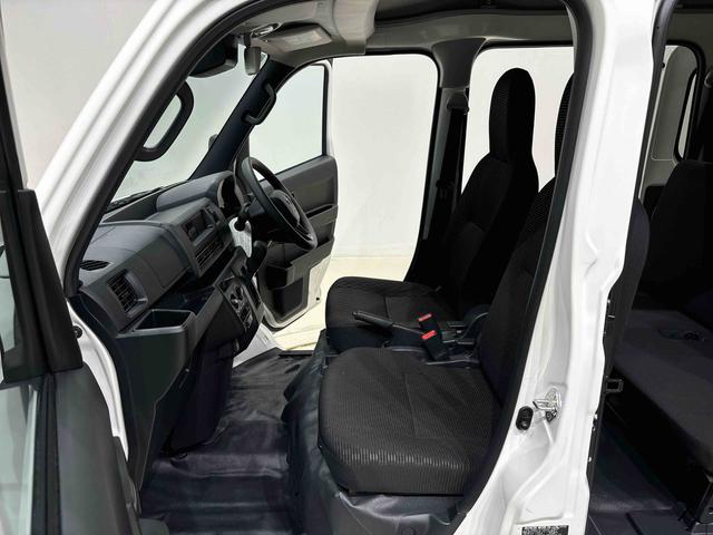 ハイゼットカーゴDX AM/FMラジオ マニュアルエアコン コーナーセンサートップシェイドガラス コーナーセンサー オーバーヘッドシェルフ フロントドアパワーウインドウ キーレスエントリー AM/FMラジオ テンパータイヤ スチールホイール(広島県)の中古車