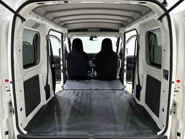 ハイゼットカーゴDX AM/FMラジオ マニュアルエアコン コーナーセンサートップシェイドガラス コーナーセンサー オーバーヘッドシェルフ フロントドアパワーウインドウ キーレスエントリー AM/FMラジオ テンパータイヤ スチールホイール(広島県)の中古車