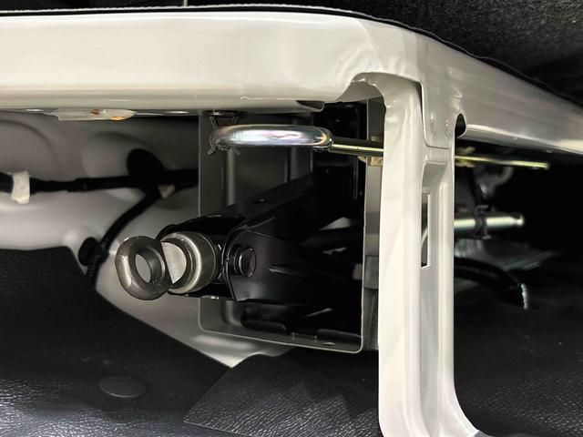 ハイゼットカーゴDX AM/FMラジオ マニュアルエアコン コーナーセンサートップシェイドガラス コーナーセンサー オーバーヘッドシェルフ フロントドアパワーウインドウ キーレスエントリー AM/FMラジオ テンパータイヤ スチールホイール(広島県)の中古車