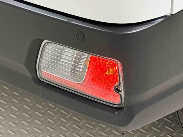 ハイゼットカーゴDX AM/FMラジオ マニュアルエアコン コーナーセンサートップシェイドガラス コーナーセンサー オーバーヘッドシェルフ フロントドアパワーウインドウ キーレスエントリー AM/FMラジオ テンパータイヤ スチールホイール(広島県)の中古車