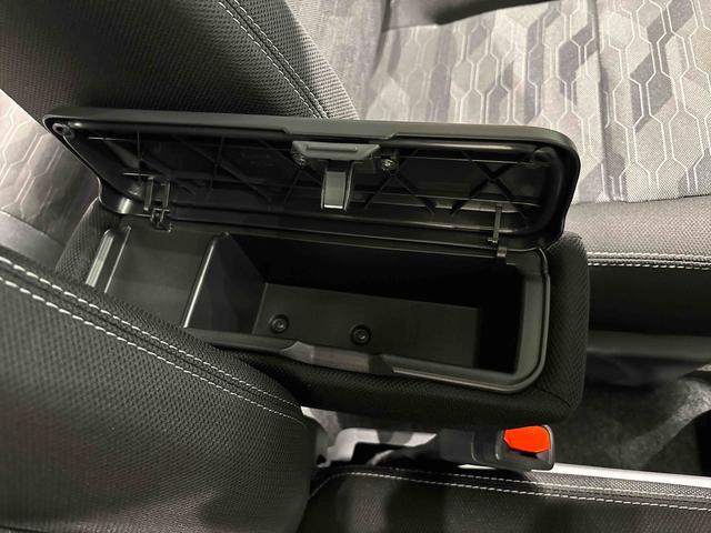 タフトＧ　ダーククロムベンチャー　バックカメラ付きスカイフィールトップ　クロムパック　メッキパック　シルバーアンダーガーニッシュ　インテリアアクセント　ＬＥＤオートライト＆フォグランプ　電動パーキングブレーキ　バックカメラ　アルミホイール（広島県）の中古車