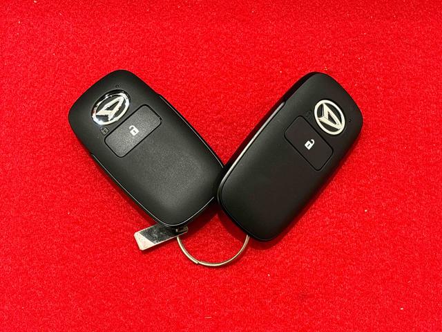 タフトＧ　ダーククロムベンチャー　バックカメラ付きスカイフィールトップ　クロムパック　メッキパック　シルバーアンダーガーニッシュ　インテリアアクセント　ＬＥＤオートライト＆フォグランプ　電動パーキングブレーキ　バックカメラ　アルミホイール（広島県）の中古車