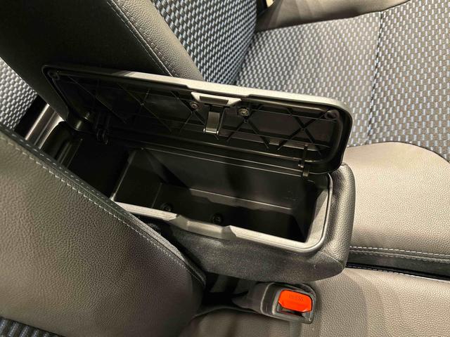 タントカスタムRSLEDオートライト パワースライドドアウェルカムオープン機能 電動パーキングブレーキ 運転席助手席シートヒーター アルミホイール キーフリーシステム オート電動格納式ドアミラー(広島県)の中古車