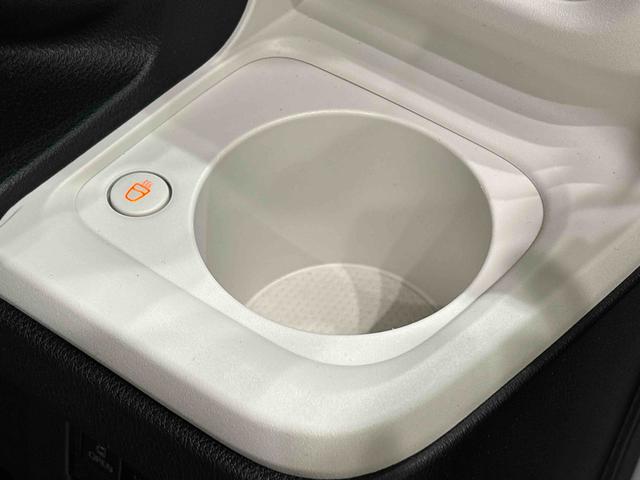 ムーヴキャンバスストライプスG シートヒーター バックモニター対応カメラLEDオートライト・フォグランプ 電動パーキングブレーキ プッシュボタンスタート セキュリティアラーム バックカメラ 両側パワースライドドアウエルカムオープン機能 オート電動格納式ドアミラー(広島県)の中古車