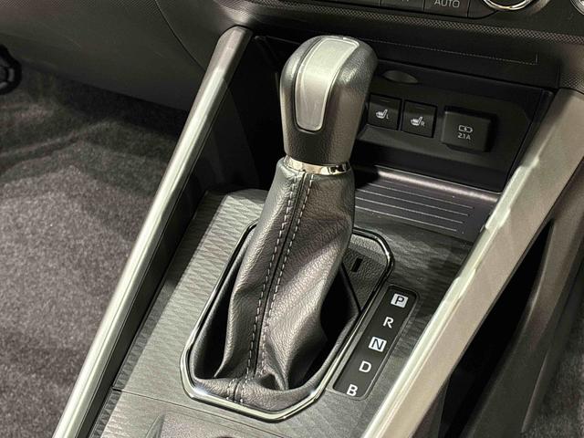 ロッキープレミアムＧ　ＨＥＶ　バックモニター　電動パーキングブレーキＬＥＤヘッドランプ・フォグランプ　全車速追従機能付アダプティブクルーズコントロール　レーンキープコントロール　ブラインドスポットモニター　１７インチアルミホイール　シートヒーター（広島県）の中古車