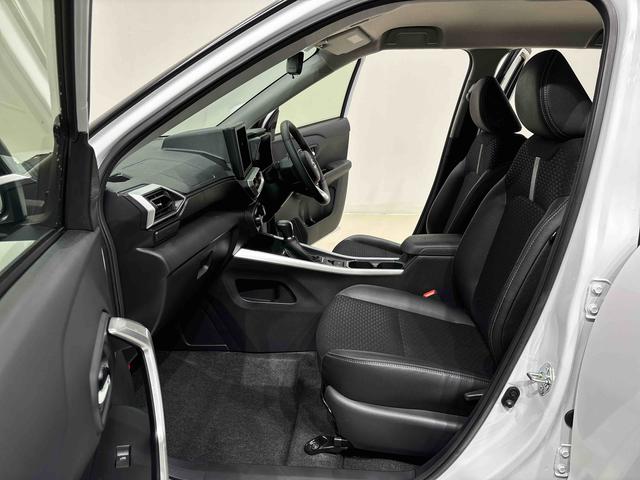 ロッキープレミアムＧ　ＨＥＶ　バックモニター　電動パーキングブレーキＬＥＤヘッドランプ・フォグランプ　全車速追従機能付アダプティブクルーズコントロール　レーンキープコントロール　ブラインドスポットモニター　１７インチアルミホイール　シートヒーター（広島県）の中古車