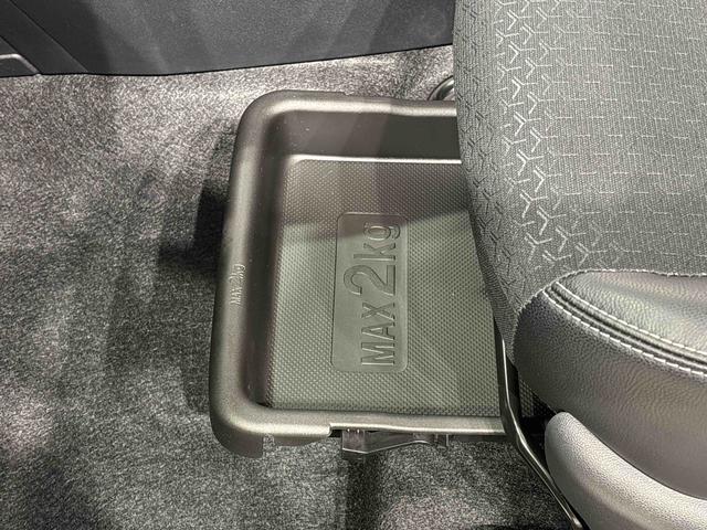 ロッキープレミアムＧ　ＨＥＶ　バックモニター対応カメラＬＥＤヘッドランプ・フォグランプ　全車速追従機能付アダプティブクルーズコントロール　レーンキープコントロール　１７インチアルミホイール　シートヒーター（広島県）の中古車