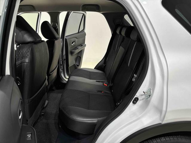 ロッキープレミアムＧ　ＨＥＶ　バックモニター対応カメラＬＥＤヘッドランプ・フォグランプ　全車速追従機能付アダプティブクルーズコントロール　レーンキープコントロール　１７インチアルミホイール　シートヒーター（広島県）の中古車