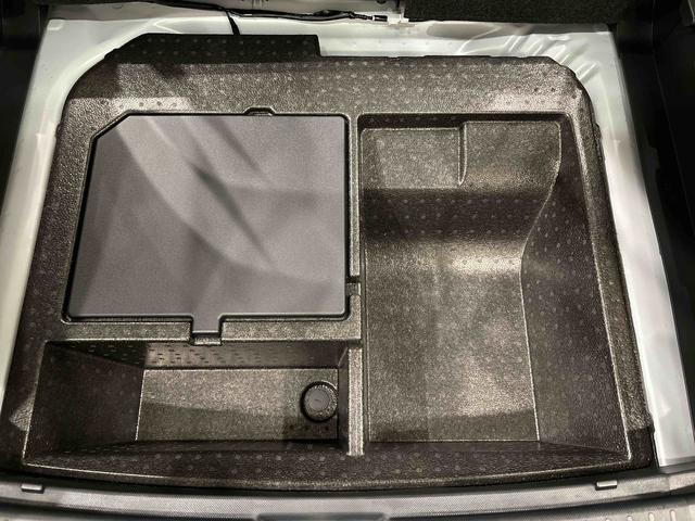 ロッキープレミアムＧ　ＨＥＶ　バックモニター対応カメラＬＥＤヘッドランプ・フォグランプ　全車速追従機能付アダプティブクルーズコントロール　レーンキープコントロール　１７インチアルミホイール　シートヒーター（広島県）の中古車