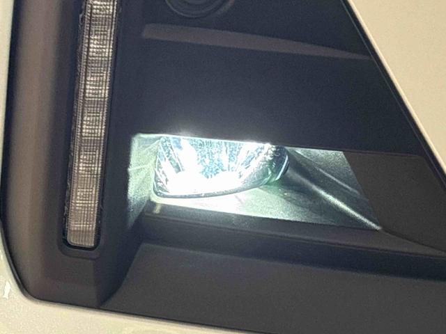 ロッキープレミアムＧ　ＨＥＶ　バックモニター対応カメラＬＥＤヘッドランプ・フォグランプ　全車速追従機能付アダプティブクルーズコントロール　レーンキープコントロール　１７インチアルミホイール　シートヒーター（広島県）の中古車