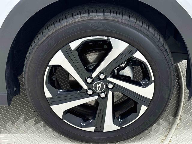 ロッキープレミアムＧ　ＨＥＶ　バックモニター対応カメラＬＥＤヘッドランプ・フォグランプ　全車速追従機能付アダプティブクルーズコントロール　レーンキープコントロール　１７インチアルミホイール　シートヒーター（広島県）の中古車