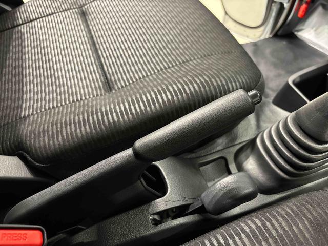 ハイゼットトラックジャンボエクストラ 電動格納式ドアミラー パワーウインドウLEDヘッドランプ オーバーヘッドシェルフ プッシュボタンスタート キーフリーシステム スーパーUV&IRカットガラス(フロントガラス) スペアタイヤ 10CMフロントスピーカー(広島県)の中古車