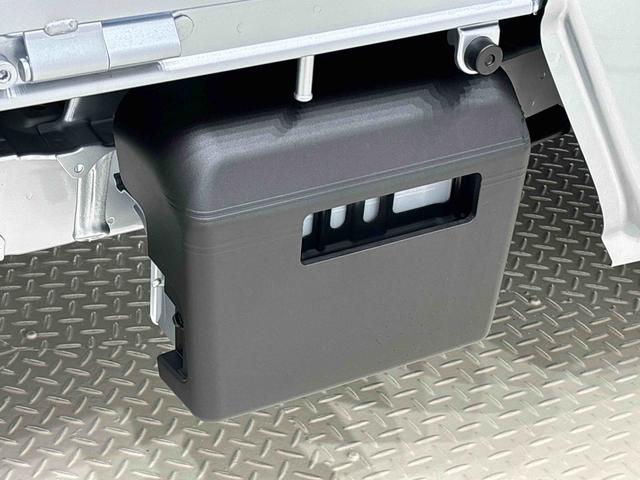 ハイゼットトラックジャンボエクストラ 電動格納式ドアミラー パワーウインドウLEDヘッドランプ オーバーヘッドシェルフ プッシュボタンスタート キーフリーシステム スーパーUV&IRカットガラス(フロントガラス) スペアタイヤ 10CMフロントスピーカー(広島県)の中古車