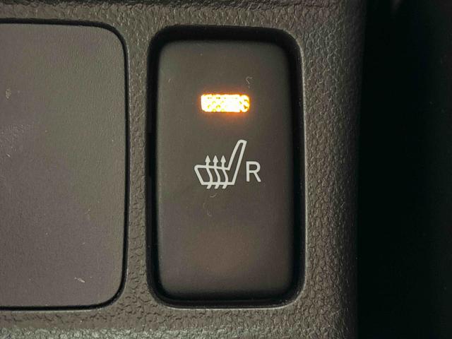 キャストスポーツＳＡIIターボ　ＬＥＤヘッドランプ・フォグランプ　パドルシフト付ＭＯＭＯ製革巻ステアリングホイール　１６インチタイヤ＆アルミホイール　運転席助手席シートヒーター　オートライト　プッシュボタンスタート（広島県）の中古車