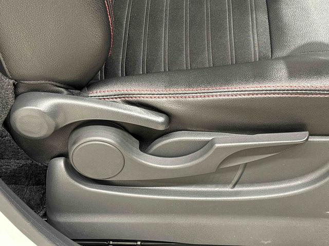 キャストスポーツＳＡIIターボ　ＬＥＤヘッドランプ・フォグランプ　パドルシフト付ＭＯＭＯ製革巻ステアリングホイール　１６インチタイヤ＆アルミホイール　運転席助手席シートヒーター　オートライト　プッシュボタンスタート（広島県）の中古車