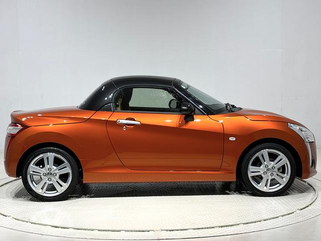 コペンローブ　アクティブトップルーフ　純正カーペットマット付オートライト　ＬＥＤヘッドライト　マルチリフレクターハロゲンフォグランプ　プッシュボタンスタート　１６インチアルミホイール　フロント・リヤスタビライザー　オーディオレス　ロールバー　シートヒーター（広島県）の中古車