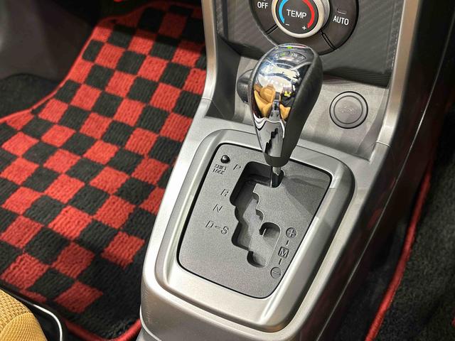 コペンローブ　アクティブトップルーフ　純正カーペットマット付オートライト　ＬＥＤヘッドライト　マルチリフレクターハロゲンフォグランプ　プッシュボタンスタート　１６インチアルミホイール　フロント・リヤスタビライザー　オーディオレス　ロールバー　シートヒーター（広島県）の中古車