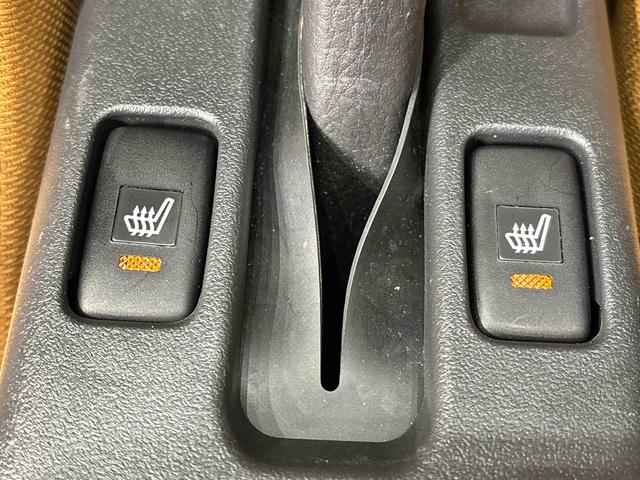 コペンローブ　アクティブトップルーフ　純正カーペットマット付オートライト　ＬＥＤヘッドライト　マルチリフレクターハロゲンフォグランプ　プッシュボタンスタート　１６インチアルミホイール　フロント・リヤスタビライザー　オーディオレス　ロールバー　シートヒーター（広島県）の中古車