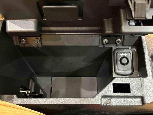 コペンローブ　アクティブトップルーフ　純正カーペットマット付オートライト　ＬＥＤヘッドライト　マルチリフレクターハロゲンフォグランプ　プッシュボタンスタート　１６インチアルミホイール　フロント・リヤスタビライザー　オーディオレス　ロールバー　シートヒーター（広島県）の中古車