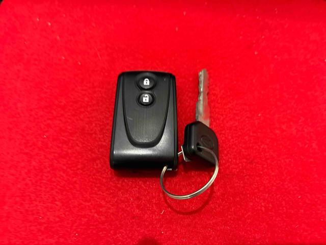 コペンローブ　アクティブトップルーフ　純正カーペットマット付オートライト　ＬＥＤヘッドライト　マルチリフレクターハロゲンフォグランプ　プッシュボタンスタート　１６インチアルミホイール　フロント・リヤスタビライザー　オーディオレス　ロールバー　シートヒーター（広島県）の中古車