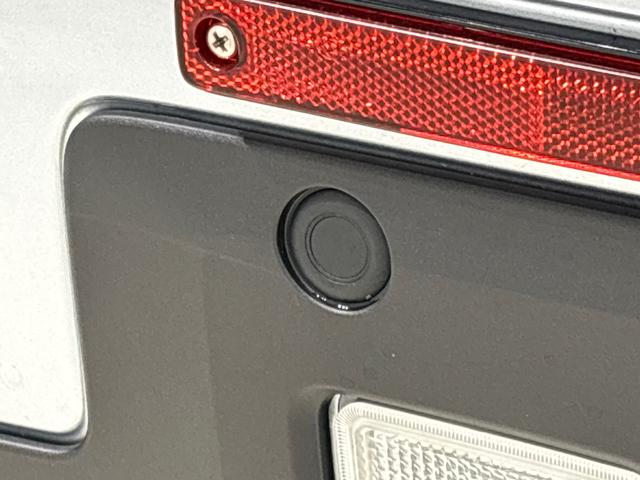 ハイゼットトラックスタンダード　２ＷＤ　ＣＶＴ車　ラジオチューナー付きハロゲンヘッドランプ　運転席ＳＲＳエアバック　電動式パワーステアリング　マニュアルエアコン　あゆみ板掛けテールゲート　スペアタイヤ　ガードフレーム（広島県）の中古車