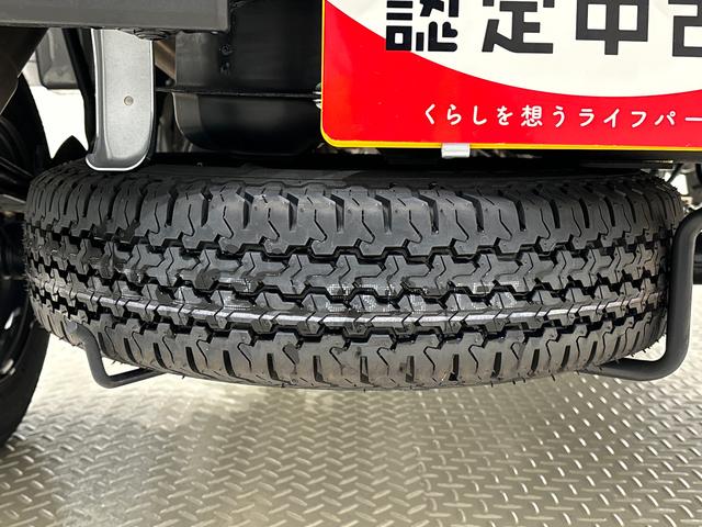 ハイゼットトラックスタンダード　２ＷＤ　ＣＶＴ車　ラジオチューナー付きハロゲンヘッドランプ　運転席ＳＲＳエアバック　電動式パワーステアリング　マニュアルエアコン　あゆみ板掛けテールゲート　スペアタイヤ　ガードフレーム（広島県）の中古車