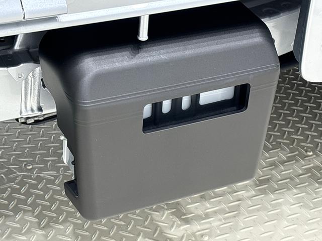 ハイゼットトラックスタンダード　２ＷＤ　ＣＶＴ車　ラジオチューナー付きハロゲンヘッドランプ　運転席ＳＲＳエアバック　電動式パワーステアリング　マニュアルエアコン　あゆみ板掛けテールゲート　スペアタイヤ　ガードフレーム（広島県）の中古車