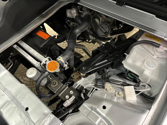 ハイゼットトラックスタンダード　２ＷＤ　ＣＶＴ車　ラジオチューナー付きハロゲンヘッドランプ　運転席ＳＲＳエアバック　電動式パワーステアリング　マニュアルエアコン　あゆみ板掛けテールゲート　スペアタイヤ　ガードフレーム（広島県）の中古車