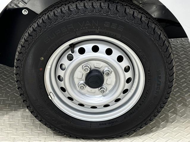 ハイゼットトラックスタンダード　２ＷＤ　ＣＶＴ車　ラジオチューナー付きハロゲンヘッドランプ　運転席ＳＲＳエアバック　電動式パワーステアリング　マニュアルエアコン　あゆみ板掛けテールゲート　スペアタイヤ　ガードフレーム（広島県）の中古車